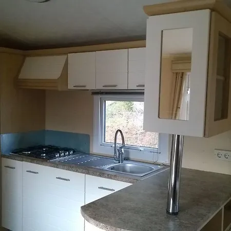 Camping Luxe Stacaravan 48 *